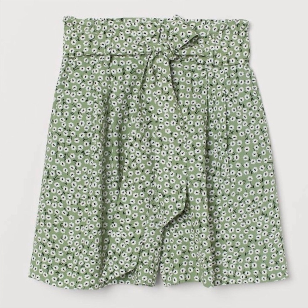 Floral tie waist shorts